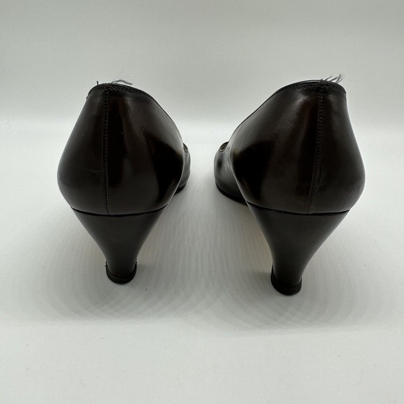 Salvatore Ferragamo Pumps 7 B Brown Gold Hardware Closed Toe Heels Shoes Italy - Picture 11 of 14